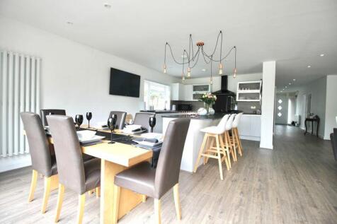 Kitchen/Dining Area