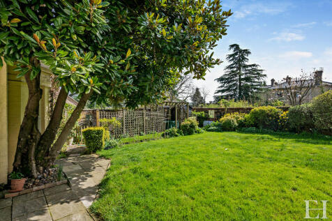 8591206-exteriorw...