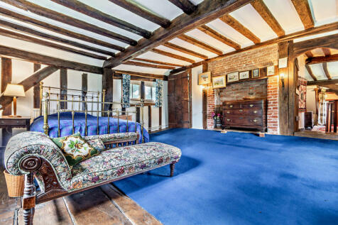 8605533-interior1...
