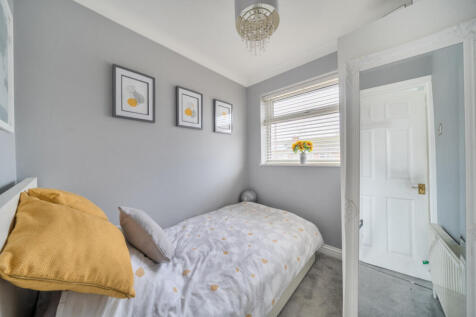 1382180-3-691d93d...