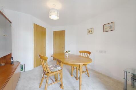 8547670-interior10.JPG