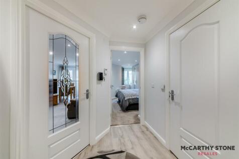 8588496-interior06.jpg