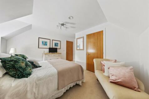 02-b90cPFMCS - 49 Birch Place-6 (1).jpg