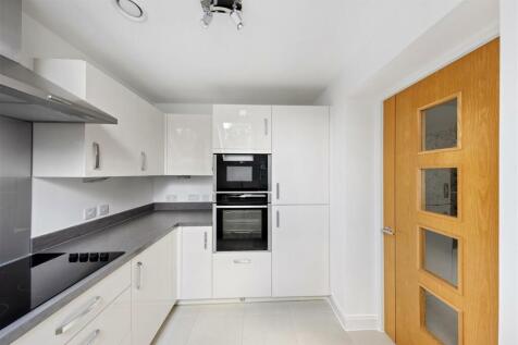 15-7650PFMCS - 49 Birch Place-43 (1).jpg