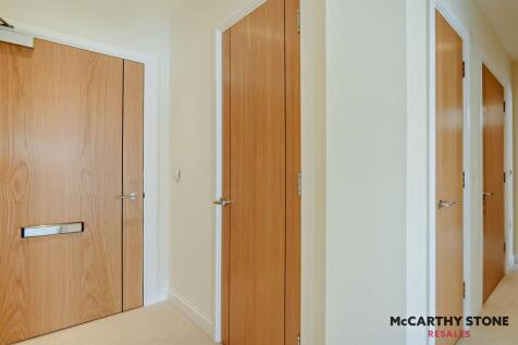 8604359-interior08-800.JPG