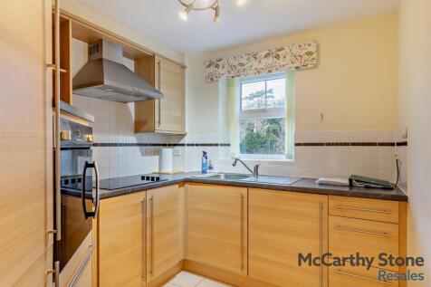 Kitchen: