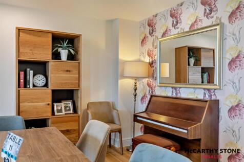 Homeowners Lounge