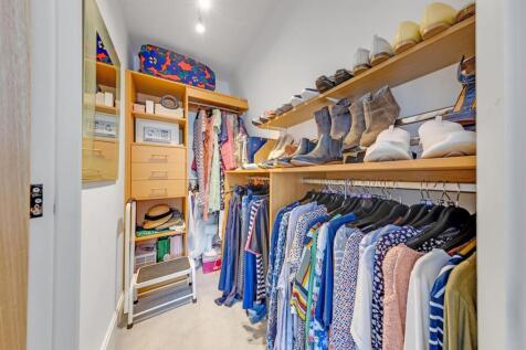 08-d569PFMSC 27 Ceasars Place -22-medium.jpg