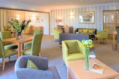 Residents' Lounge(b)-w.jpg