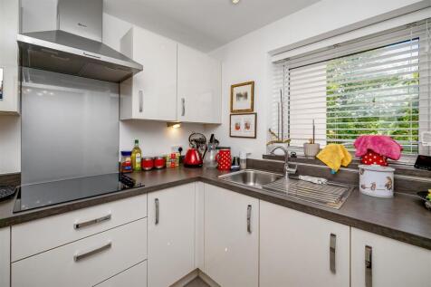 01-46a8e43b-0d43-4911-b6ff-4ead5adaf59aJH- 46 Albe