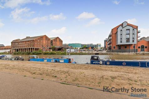 Llanthony Place Outlook