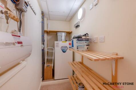 8587339-interior16.jpg