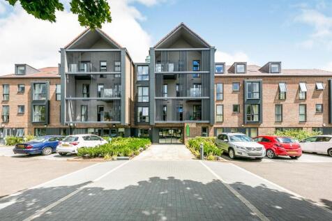 Surrey Guildford High Street Old Photo Including The Bulls Head Jpg 1050 652 Guildford Castle Guildford Old Photos