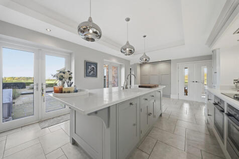 Roadside Farm Bla...