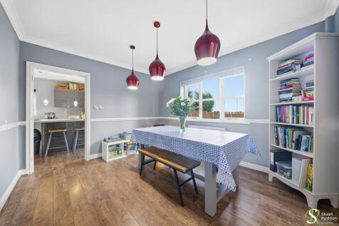 9 The Courtyard-3...