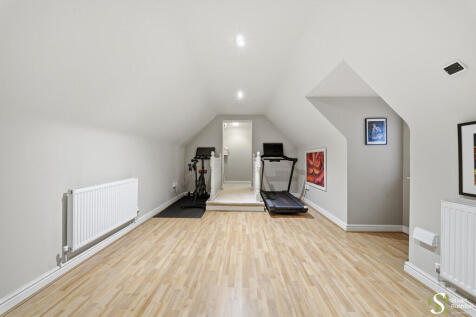 9 The Courtyard-2...