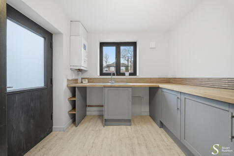 7 Woodside, Knuts...