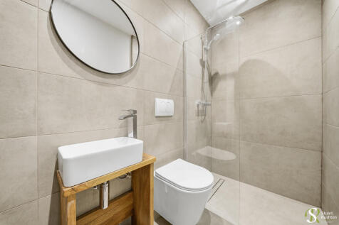 7 Woodside, Knuts...