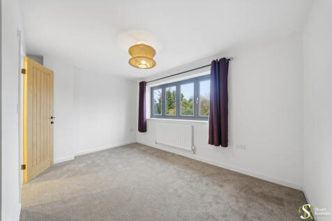 7 Woodside, Knuts...