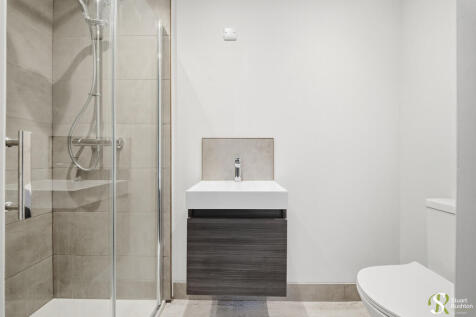 7 Woodside, Knuts...