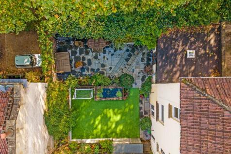 Double width garden