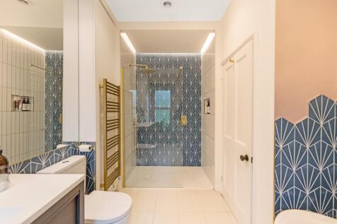 En-suite Shower
