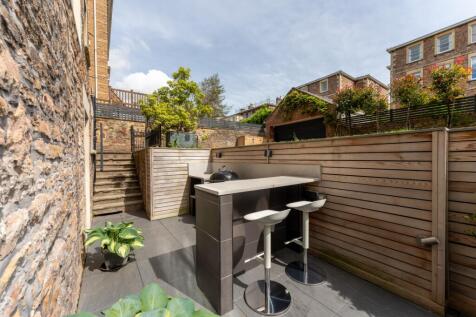 Outdoor Kitchen