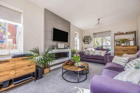 32 Longcroft Way, Havant-Small-PorticoMarketing-Ne