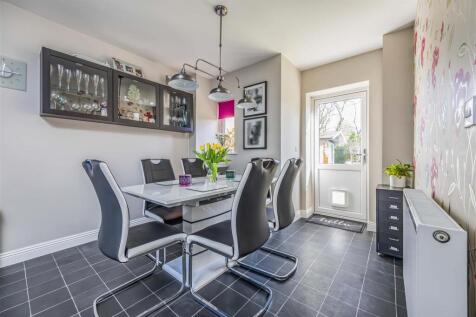 32 Longcroft Way, Havant-Small-PorticoMarketing-Ne