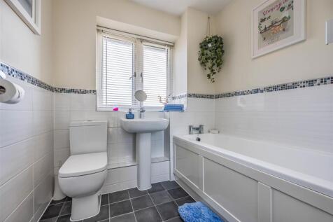 32 Longcroft Way, Havant-Small-PorticoMarketing-Ne