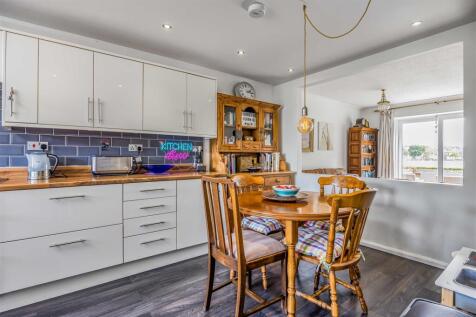 5 Collier Close, Southampton-Small-PorticoMarketin