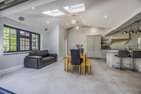 Hollyhouse-New Images-PorticoMarketing-Nexa-24.jpg