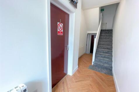 Hallway 1.jpg