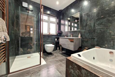 Bathroom 1.jpg