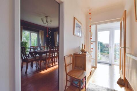 Entrance Hallway / Dining Room