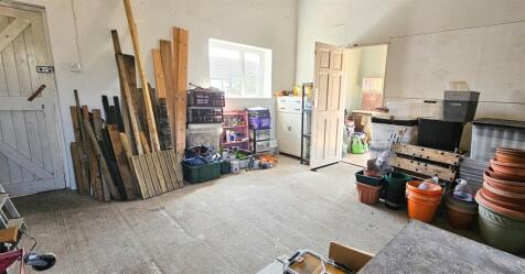 Detached Outbuilding / Workshop