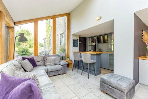 Kitchen/Dining/Loung