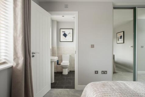 Finished with you&#39;re own en-suite shower room