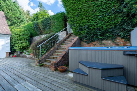 Decking area with Hot Tub