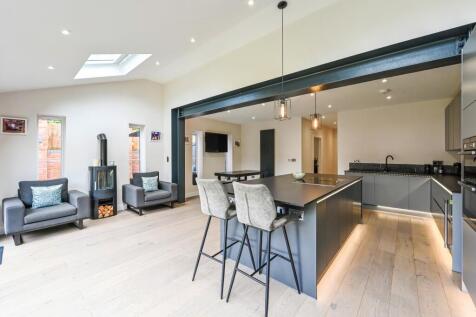 Kitchen/Dining