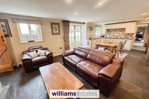 Kitchen Diner / Living Space