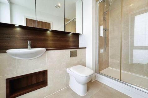 En-suite (Bed 1)