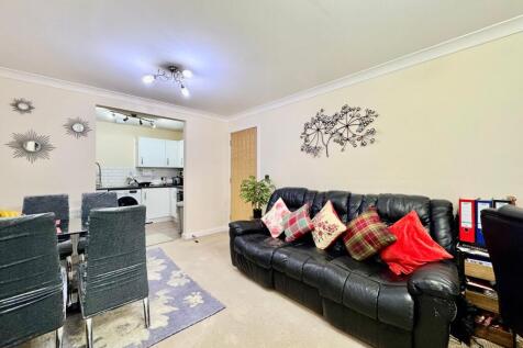 Open plan Lounge/dining/kitchen area