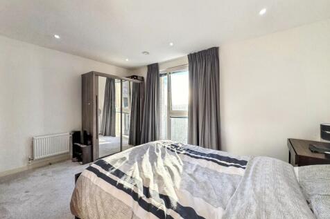 Primary double bedroom