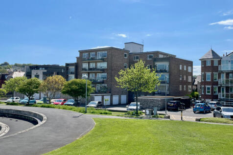 Rear of Mowlem Court