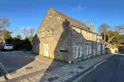 Front of Property &amp; Parking