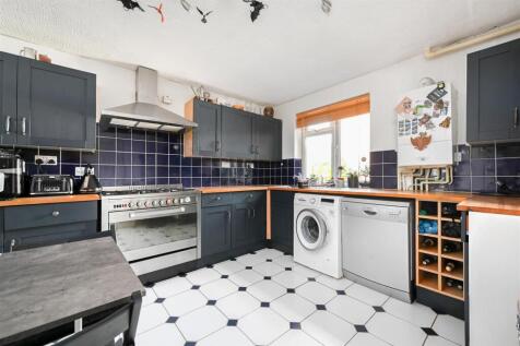 victoria-court-bn41 (1).jpg