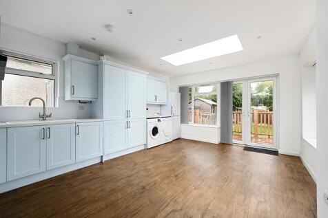 Hillside, BN41 (12).jpg