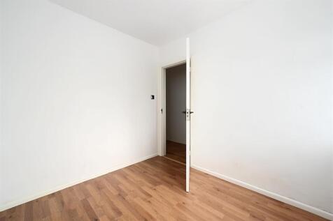 Hillside, BN41 (2).jpg