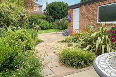 Garden in Summer (Vendor Provided)